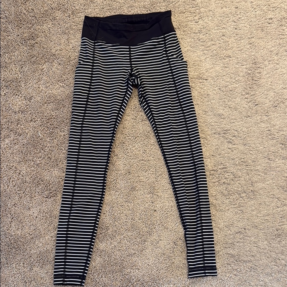 Lulu Parallel stripe pocket leggings